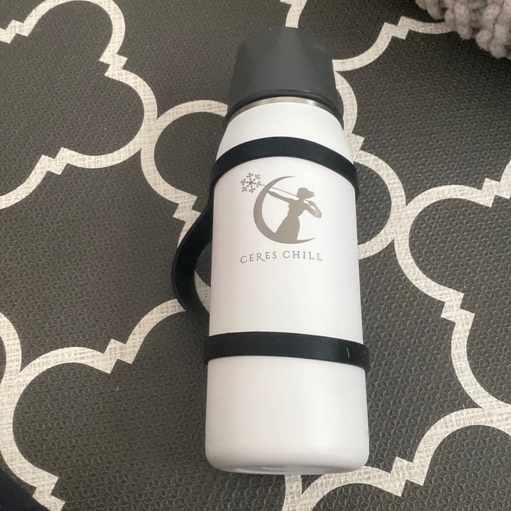 Ceres Chill Breastmilk chiller w/ flip-and-sip straw top & awesome infuser.